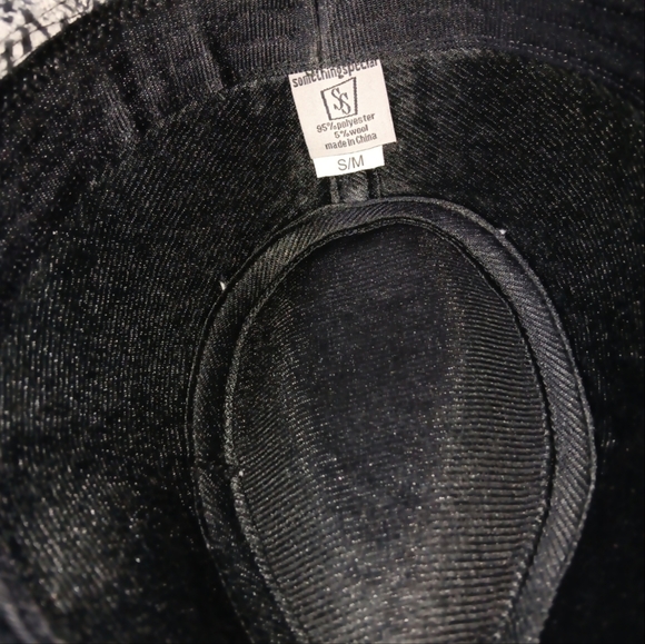 Something Special White & Black Unisex Hat Black n White Brograin Band S… - Picture 4 of 7